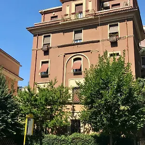 https://44-forfour-apartment.it-romehotels.com